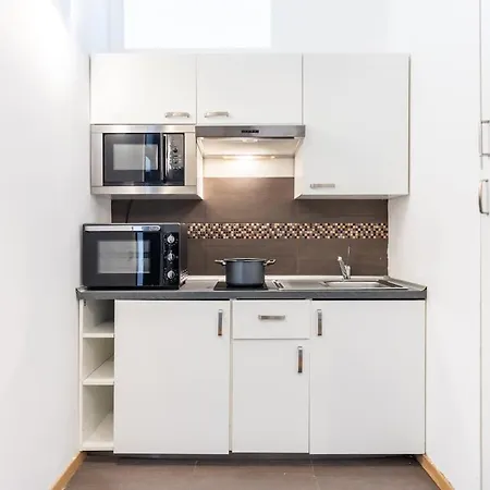 Daire Duomo 5min - Torre Velasca - 2 Bedrooms - Netflix, Wi-fi Milano