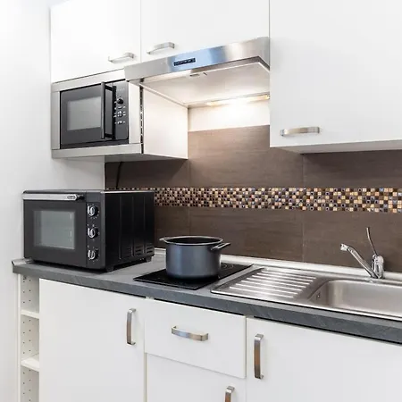 Duomo 5min - Torre Velasca - 2 Bedrooms - Netflix, Wi-fi Daire