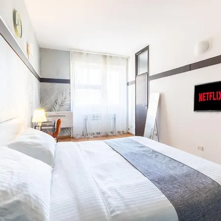 Duomo 5min - Torre Velasca - 2 Bedrooms - Netflix, Wi-fi Daire