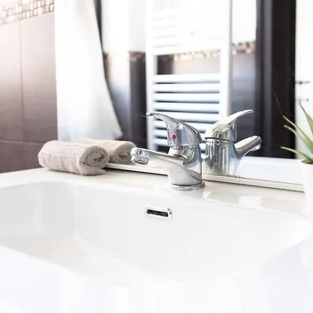 Duomo 5min - Torre Velasca - 2 Bedrooms - Netflix, Wi-fi Daire *